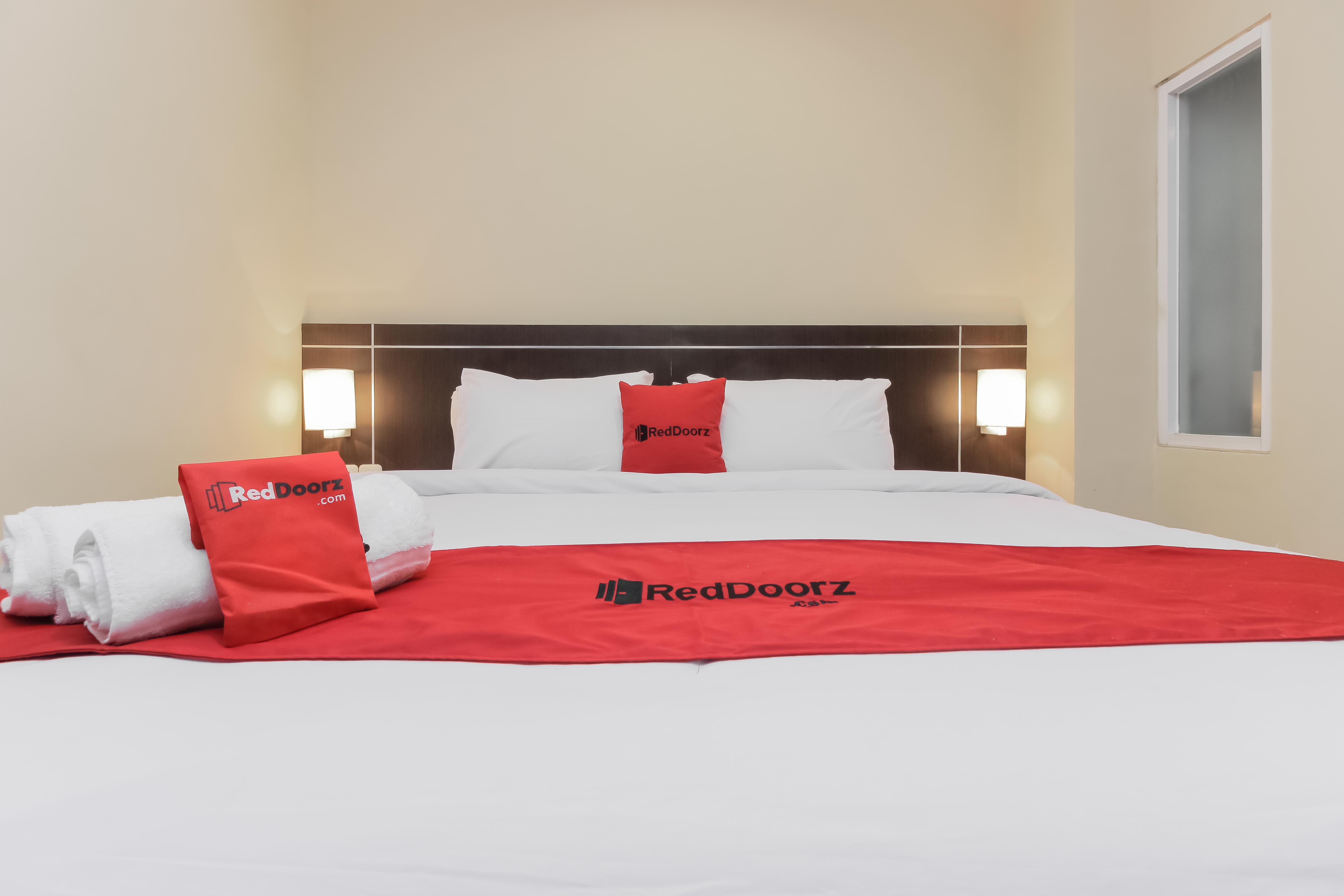 Reddoorz Plus @ Thamrin Джакарта Екстер'єр фото