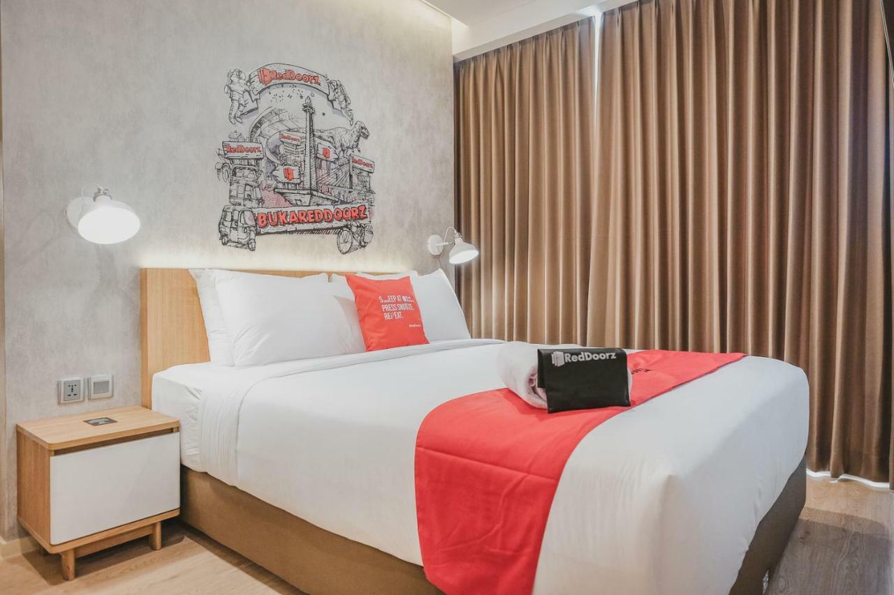 Reddoorz Plus @ Thamrin Джакарта Екстер'єр фото