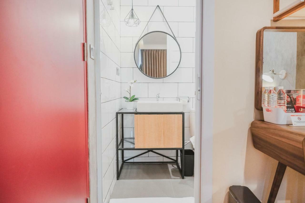 Reddoorz Plus @ Thamrin Джакарта Екстер'єр фото